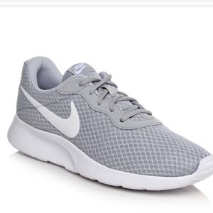 Grey mens Nike tanjuns